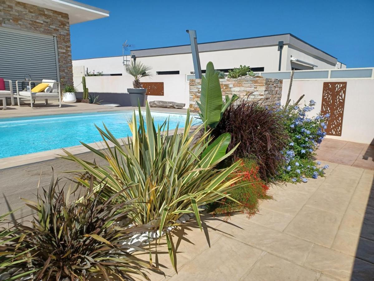 Rue Du Bac Bed & Breakfast Villeneuve-de-la-Raho Exterior photo